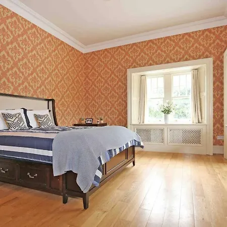 Sallymount House Vila *