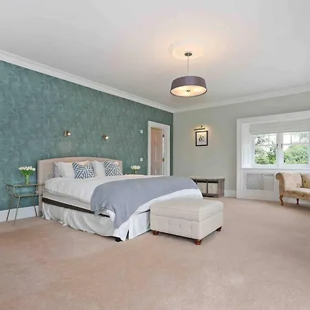 Vila Sallymount House *